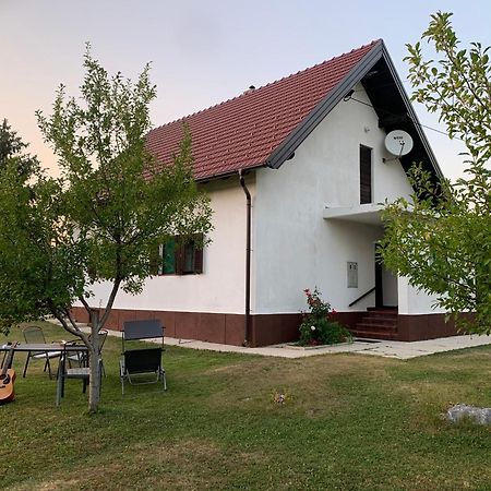 Holiday Home Nada I Milan Lovinac  Kültér fotó