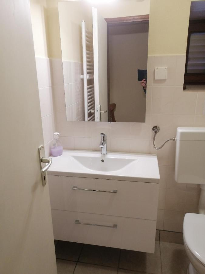 Holiday Home Nada I Milan Lovinac  Kültér fotó