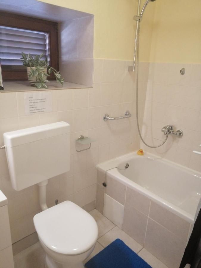 Holiday Home Nada I Milan Lovinac  Kültér fotó